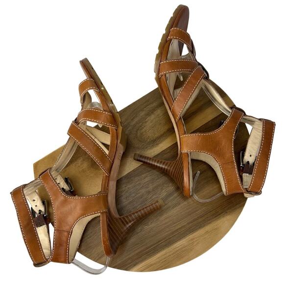COPY - EUC COACH FLORA 7.5 B Leather Heels Strappy Open Toe 2-Buckle Sandal Sho… - Picture 5 of 12